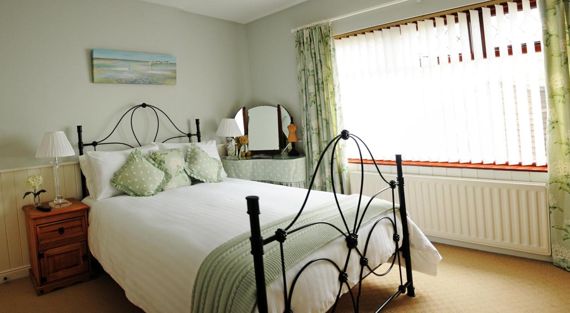 Cottesmore Bed And Breakfast Бушмилс Екстериор снимка